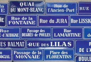 Plaques de noms de rues de Genève. dr