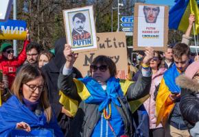 Les Genevois manifestent contre la guerre en Ukraine. STéPHANE CHOLLET