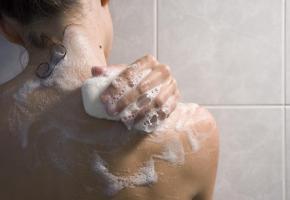 Le savon reprend sa place dans la salle de bains. GETTY IMAGES/BLUESUNRISE 