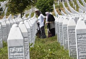 Le mémorial et le cimetière de Srebrenica-Potocari pour les victimes du massacre de 1995. 123RF/OXANA KRUTENYUK 