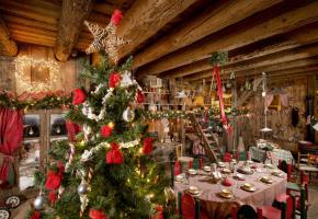 Des décors féeriques au Hameau du Père Noël à Andilly, en France voisine. P. LEBEAU 