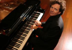 Mikhail Rudy est l’un des plus grands pianistes au monde. DR 