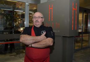 Eric Richard, gérant d’une boucherie à la halle de Rive.