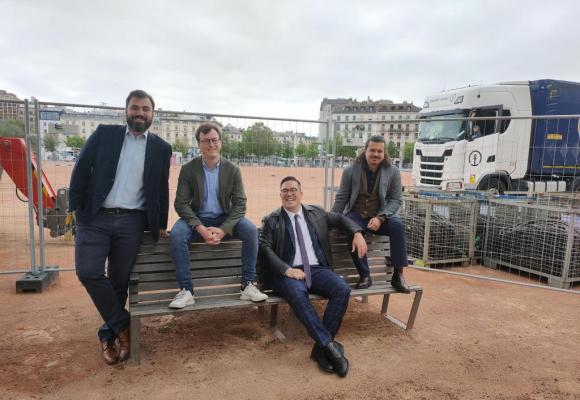 De gauche à droite, sur la photo, le Vert Omar Azzabi, le PLR Maxime Provini, Alain Miserez du Centre et le socialiste Théo Keel. MP
