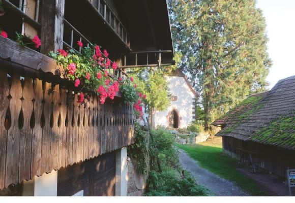Un habitat rural qui rappelle beaucoup la Suisse.