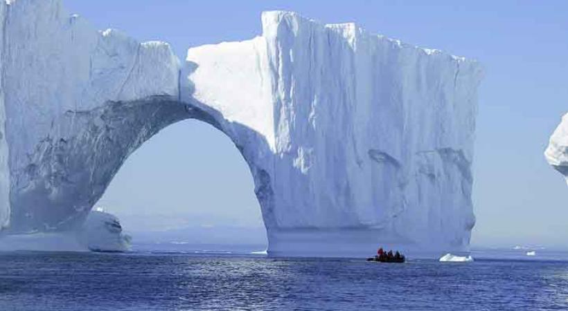 Le Groenland est royaume des icebergs géants.