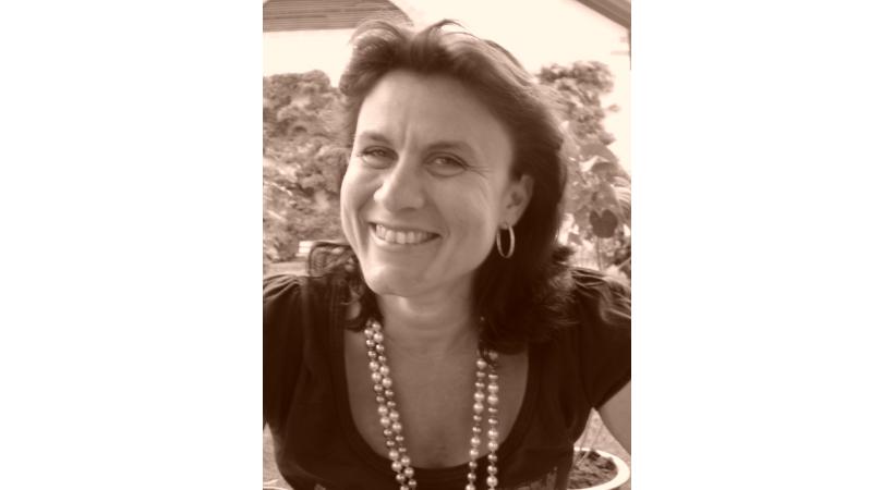 Sandra Widmer Joly Journaliste, célébrante laïque en funérailles. dr