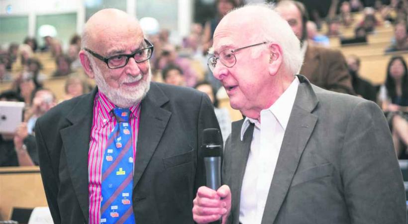 François Englert et Peter Higgs, les pères du boson de Higgs, prix Nobel de physique. 