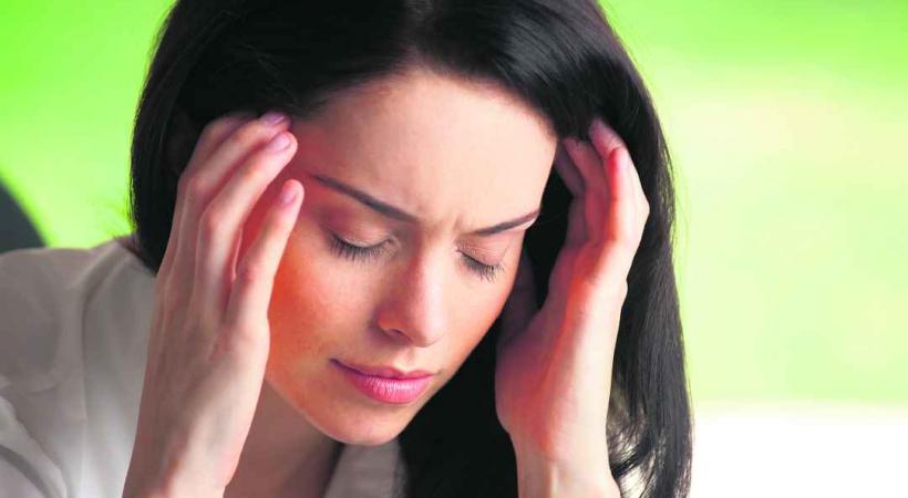 Le stress peut entraîner fatigue et maux de têtes.