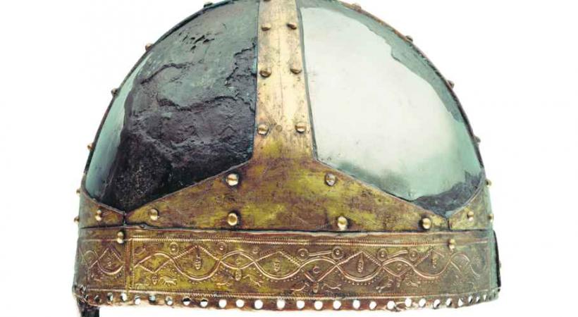 Le casque de Villeneuve (VD, 6e s. ap. J.-C., découvert à l'embouchure du Rhône à Villeneuve. 