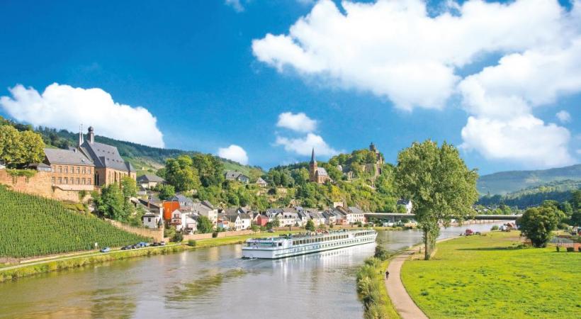 Le Rhin offre un voyage enchanteur. GOETZINGER