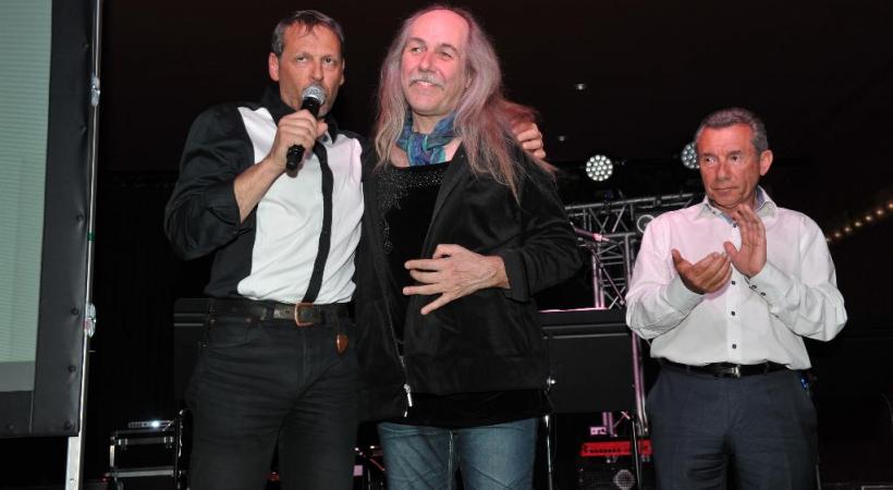 Jacques Falda, président du Festival; Uli Jon Roth, parrain de l’édition 2014 (fondateur du groupe Scorpions) et Patrick Pequiot, directeur du casino de St-Julien. JOSEPH CARLUCCI 