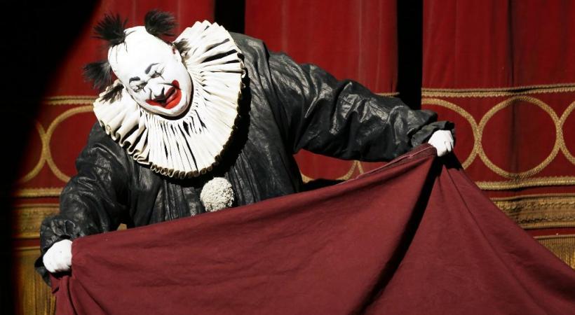 Rigoletto représenté en clown. P. BERGER/ARTCOMART 