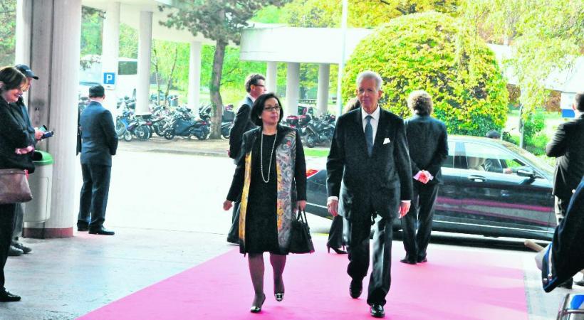 Madame Maria Nazareth Farani Azevêdo, ambassadrice du Brésil à Genève, est reçue par Dominique Louis, ancien chef du protocole de la République et canton de Genève.