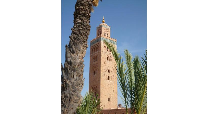 La Villa des orangers reflète l’architecture traditionnelle. PHOTOS CARLOS BRITO & BERNARD PICHON La médina d’Essaouira dispense un artisanat de qualité . Charme et authenticité, les mots-clés des Bains berbères. 