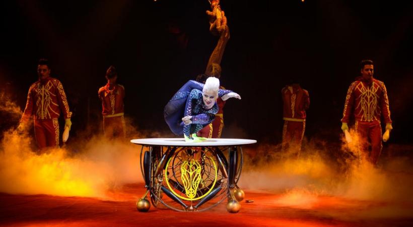 La troupe du Circus Teatro bingo mêle avec brio acrobaties et danse moderne. DR 