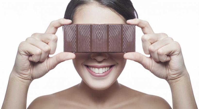 Le chocolat peut vous aider à retrouver le sourire. ISTOCK/KHOSRORK 