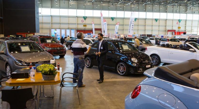 Des professionnels de l’automobile conseillent les acheteurs potentiels. DAVID NALDINI/DR Plus de 500 véhicules sont proposés à la vente. DAVID NALDINI/DR 
