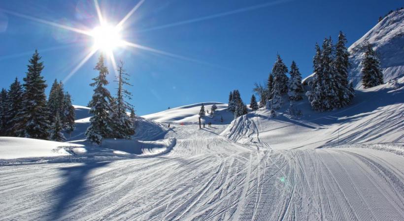 Le «Selfie Tour» permet de découvrir le domaine skiable de Châtel sous des angles inédits.  GETTY IMAGES/VALENTINRUSSANOV 