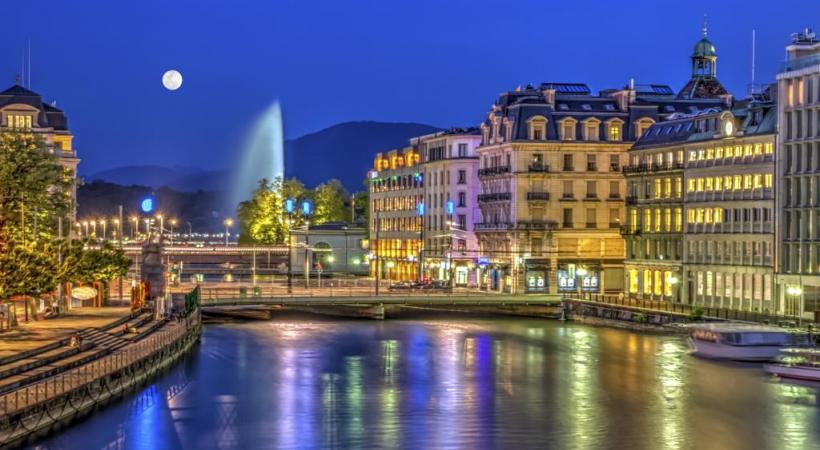 Genève la nuit, c’est magique. GETTY IMAGES/ELENARTS 