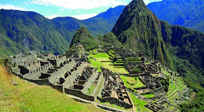 Le Machu Picchu se situe sur le versant oriental des Andes centrales. 