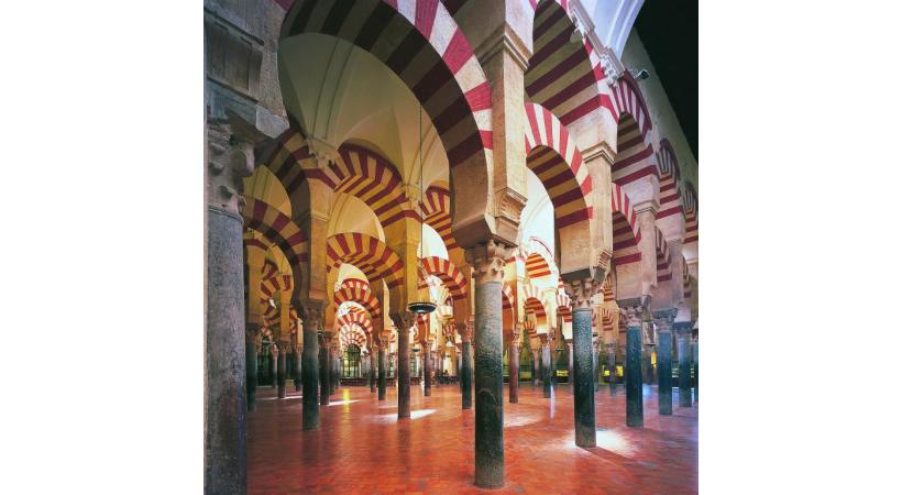 La mosquée cathédrale de Cordoue compte 850 colonnes. 
