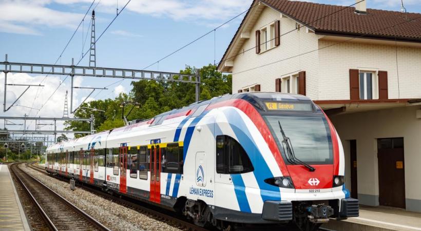 Une des 23 rames Flirt du constructeur suisse Stadler. Celles françaises d’Alstom, au nombre de 17, sont rouges et grises. DR