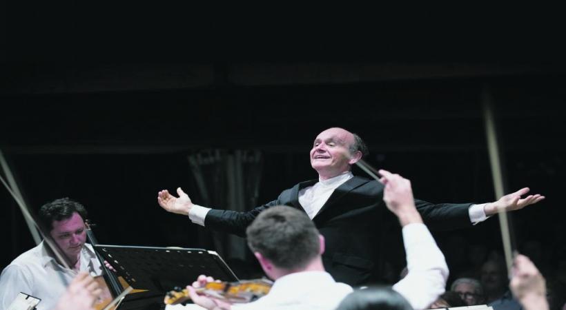 Le chef Gábor Takács-Nagy dirigera le Verbier Festival Chamber Orchestra pour le concert de clôture du Festival de Bellerive le mercredi 17 juillet. DR