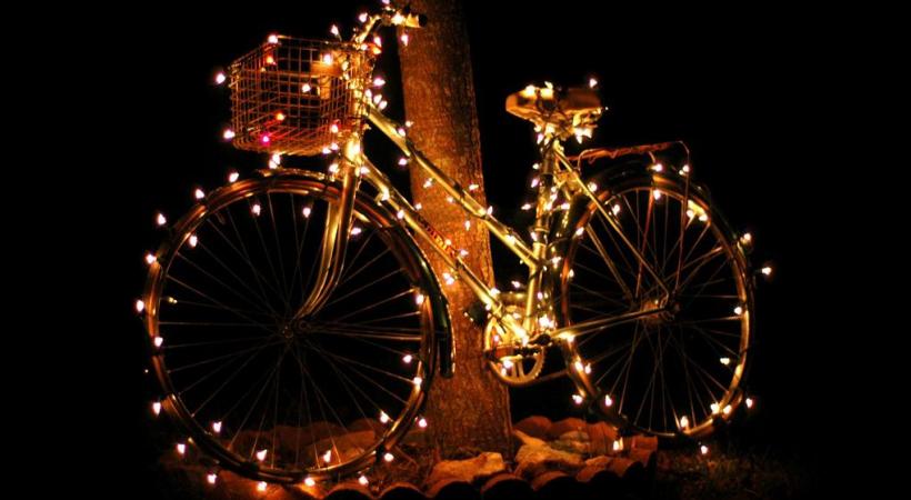 PARADE - Et la lumière du vélo fut…